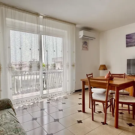 Holidaycasa Leone - Con Posto Auto A 200mt Dal Mare Apartamento