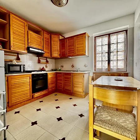 Holidaycasa Leone - Con Piscina Stabilimento Balneare E Posto Auto Апартаменты